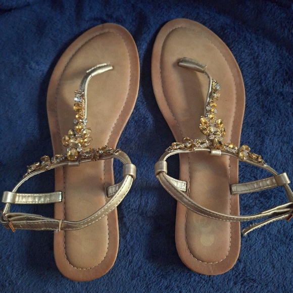 Women's Tan T-Strap Sandals Size 10 - Picture 7 of 11